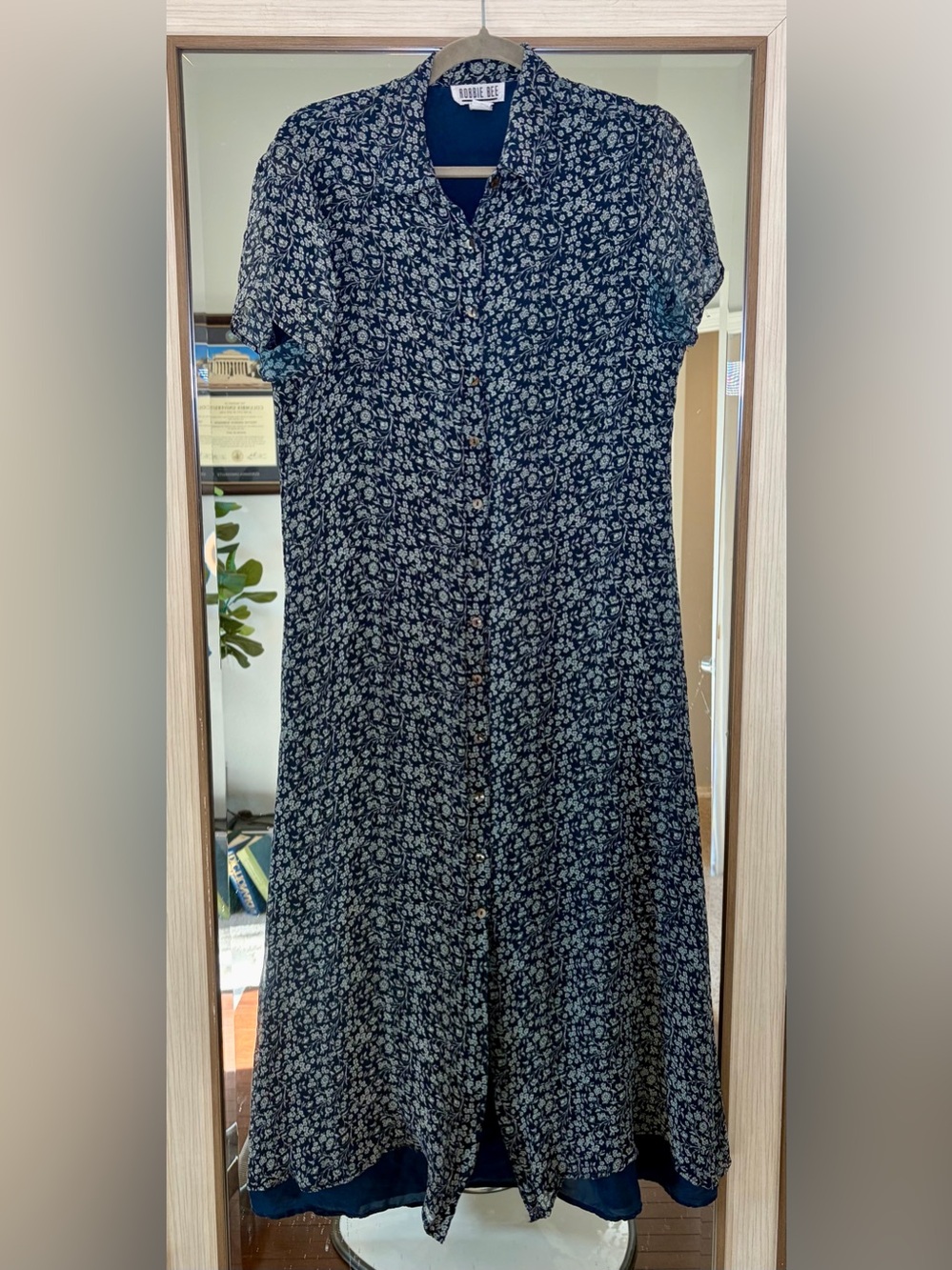 Robbie Bee Vintage 100% Silk blue floral short sleeve midi dress button front L